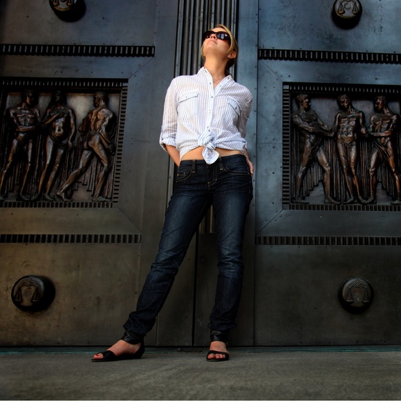 Meet your Posher, Corinne - Picture 3 of 3